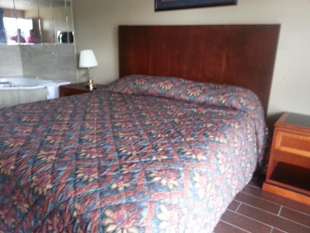 America'S Best Inn & Suites Clarksville Clarksville (Clark County) Extérieur photo